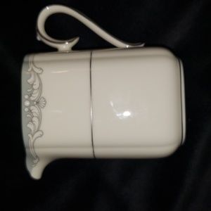 Cousteau by Noritake Creamer